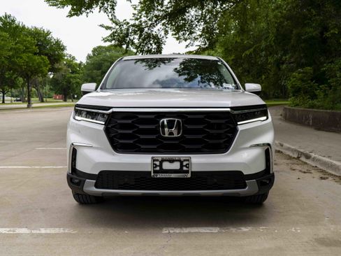 Used 2024 Honda Pilot EX-L image 3