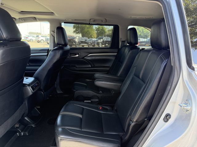 Used 2017 Toyota Highlander SE AWD/4WD image 27