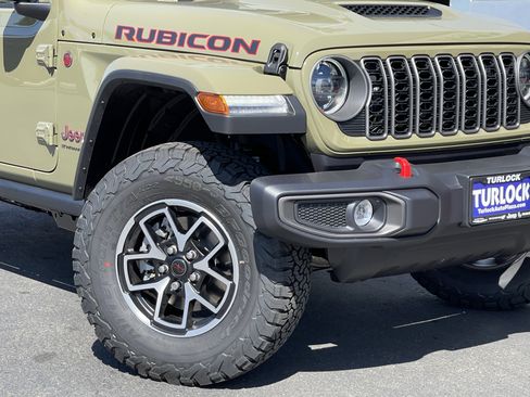 New 2026 Jeep Wrangler Unlimited Rubicon AWD/4WD image 3