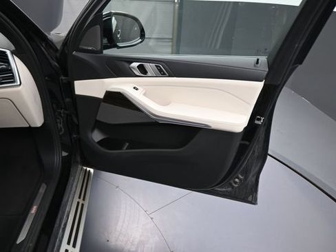 Used 2021 BMW X5 xDrive40i w/ Premium Package AWD/4WD image 22