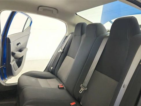 Used 2024 Nissan Sentra SV FWD image 30