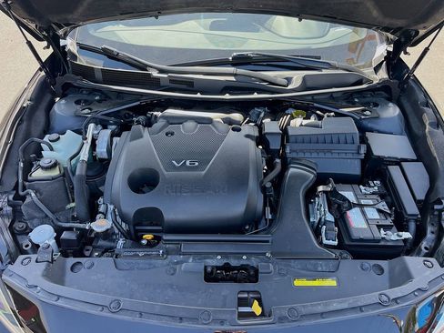 Used 2023 Nissan Maxima SR w/ Sport Mat Group FWD image 32