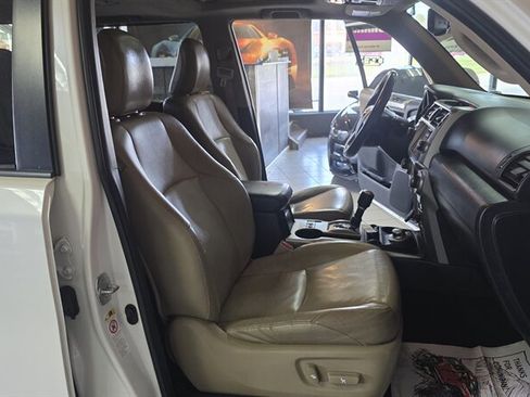 Used 2011 Toyota 4Runner Limited image 31