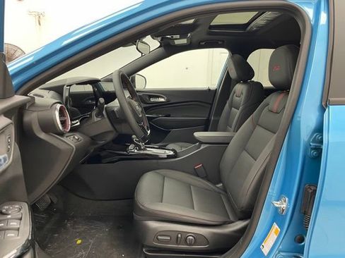 New 2026 Chevrolet Trax RS w/ Sunroof Package FWD image 9