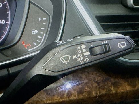 Used 2018 Audi Q5 2.0T Premium Plus w/ Premium Plus Package image 13