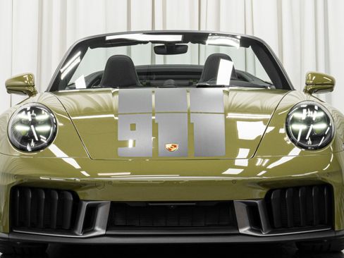 Used 2026 Porsche 911 GTS image 4