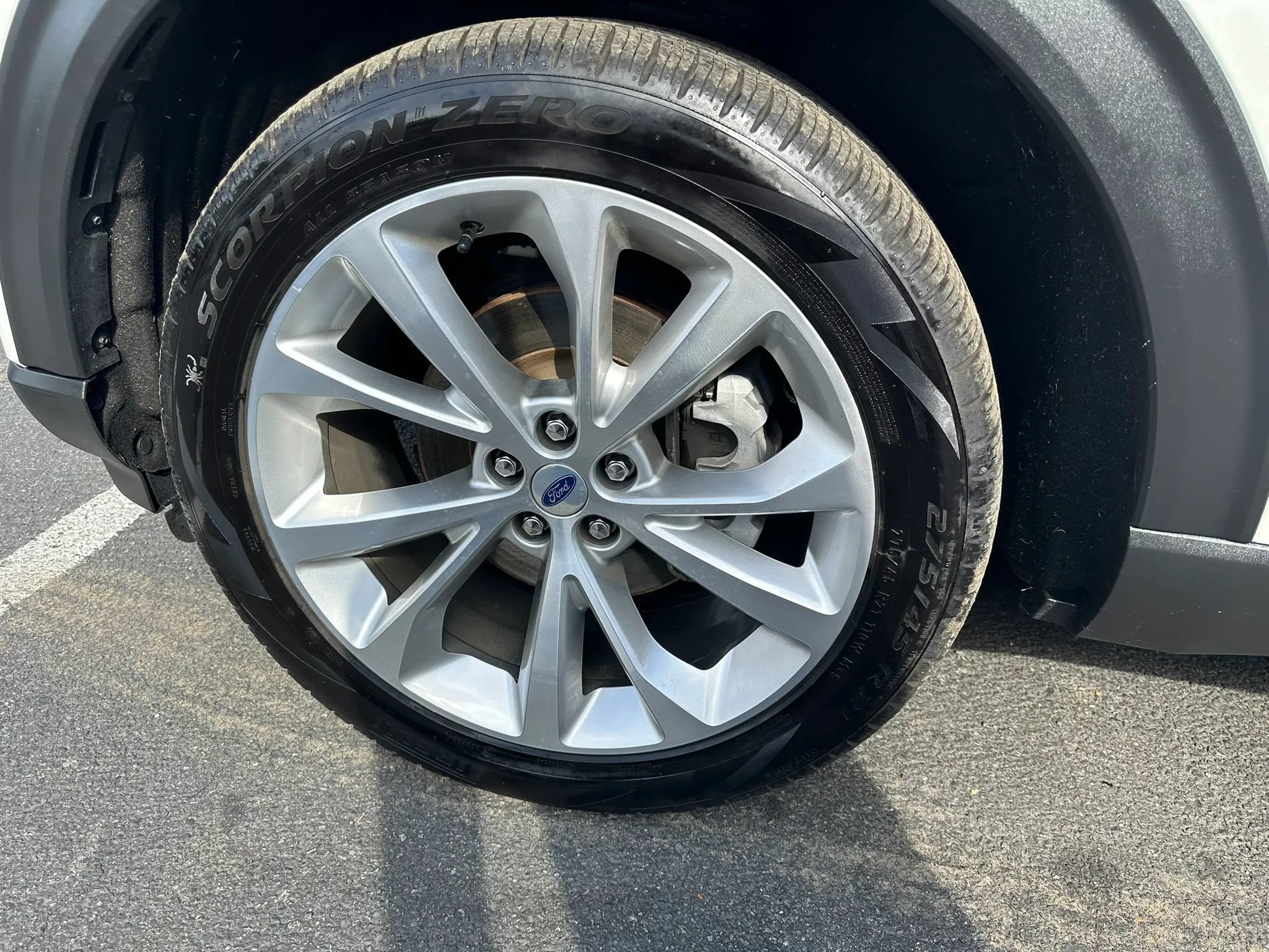 Used 2023 Ford Explorer Platinum w/ Technology Package AWD/4WD image 10