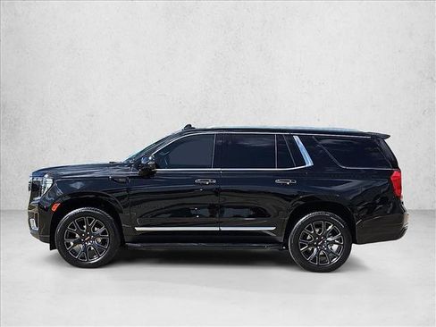 Used 2024 GMC Yukon SLT w/ SLT Luxury Package AWD/4WD image 8