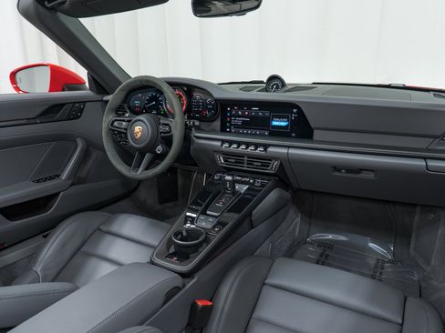 Certified 2024 Porsche 911 Carrera GTS image 20