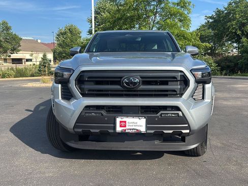 Used 2025 Toyota Tacoma SR5 AWD/4WD image 6