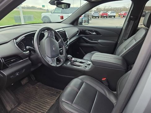 Used 2023 Chevrolet Traverse RS image 5