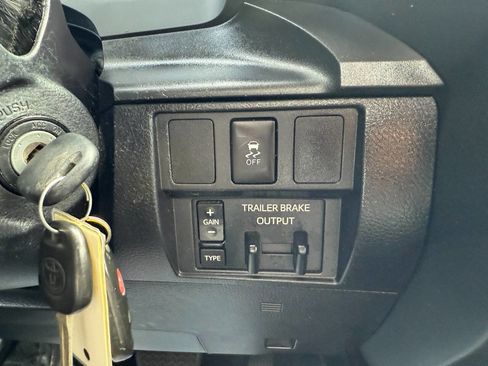 Used 2016 Toyota Tundra SR image 23