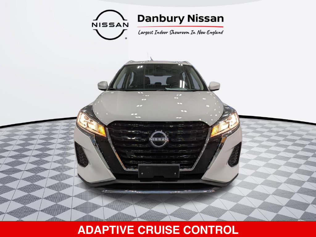 Certified 2024 Nissan Kicks SV FWD image 9