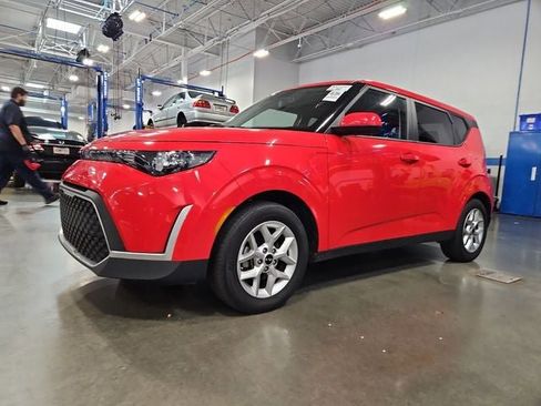 Used 2024 Kia Soul LX w/ Option Group 015 image 4