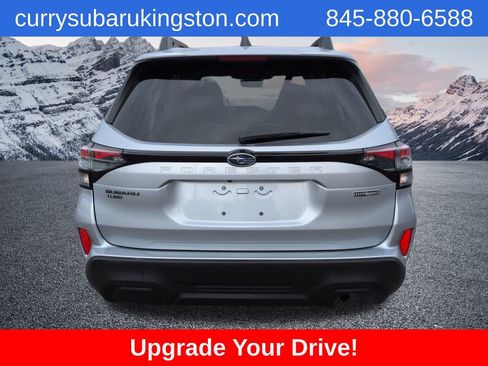 Used 2025 Subaru Forester Premium image 4