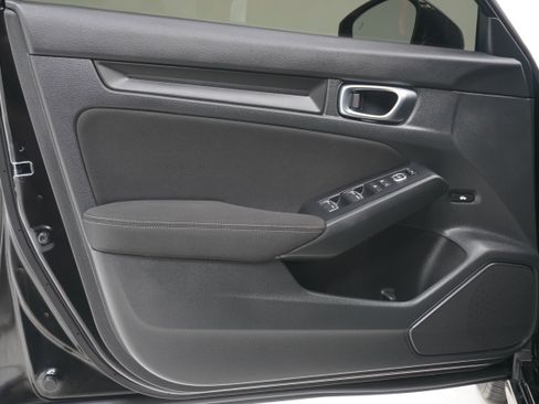 Used 2025 Honda Civic Sport image 14
