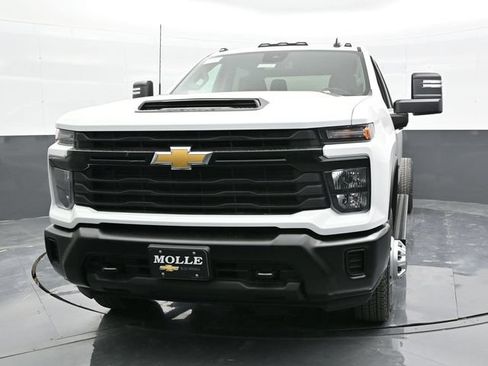 Used 2025 Chevrolet Silverado 3500 W/T w/ WT Convenience Package AWD/4WD image 2