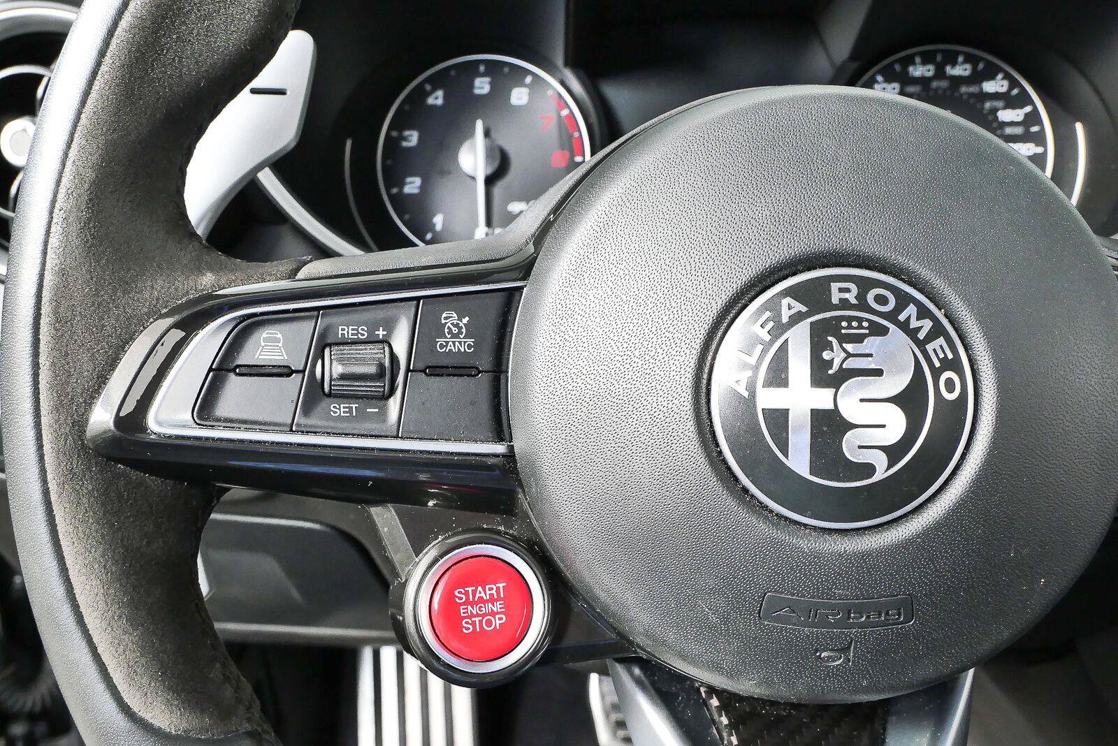 Used 2023 Alfa Romeo Giulia Quadrifoglio RWD image 13