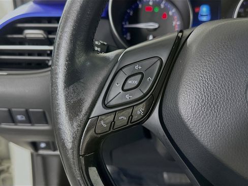 Used 2021 Toyota C-HR XLE image 16