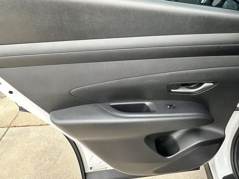 Used 2025 Hyundai Tucson SE image 22