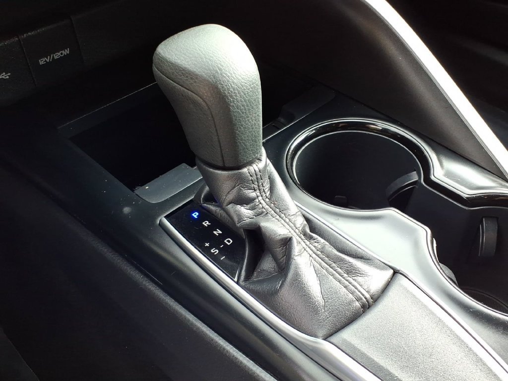 Used 2020 Toyota Camry LE FWD image 18