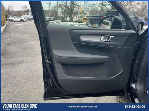 Used 2026 Volvo XC40 B5 Plus w/ Protection Package Premier image 15
