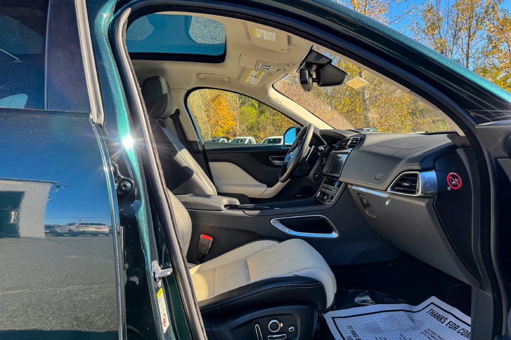 Used 2018 Jaguar F-PACE R-Sport AWD/4WD image 11