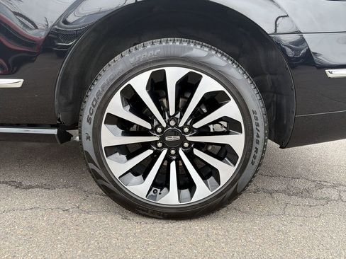 Certified 2024 Lincoln Navigator Reserve image 33