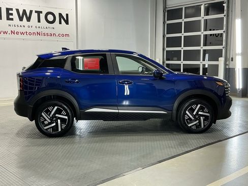 Used 2025 Nissan Kicks SV image 34