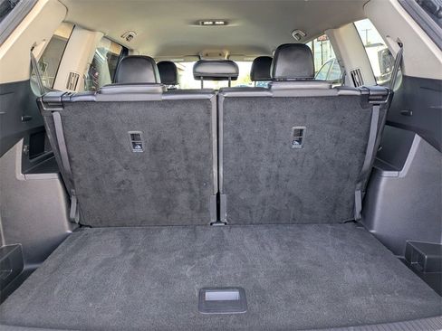 Used 2024 Volkswagen Atlas SE image 30