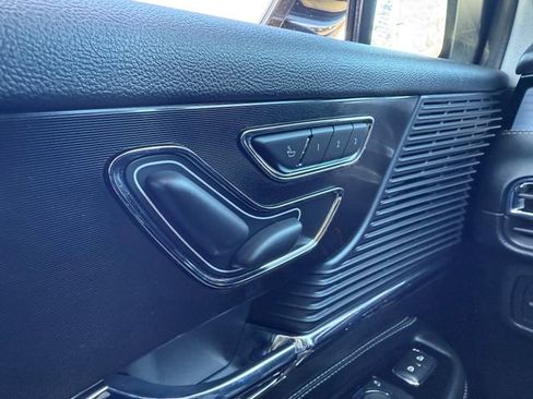 Used 2021 Lincoln Corsair AWD w/ Premium Package image 17