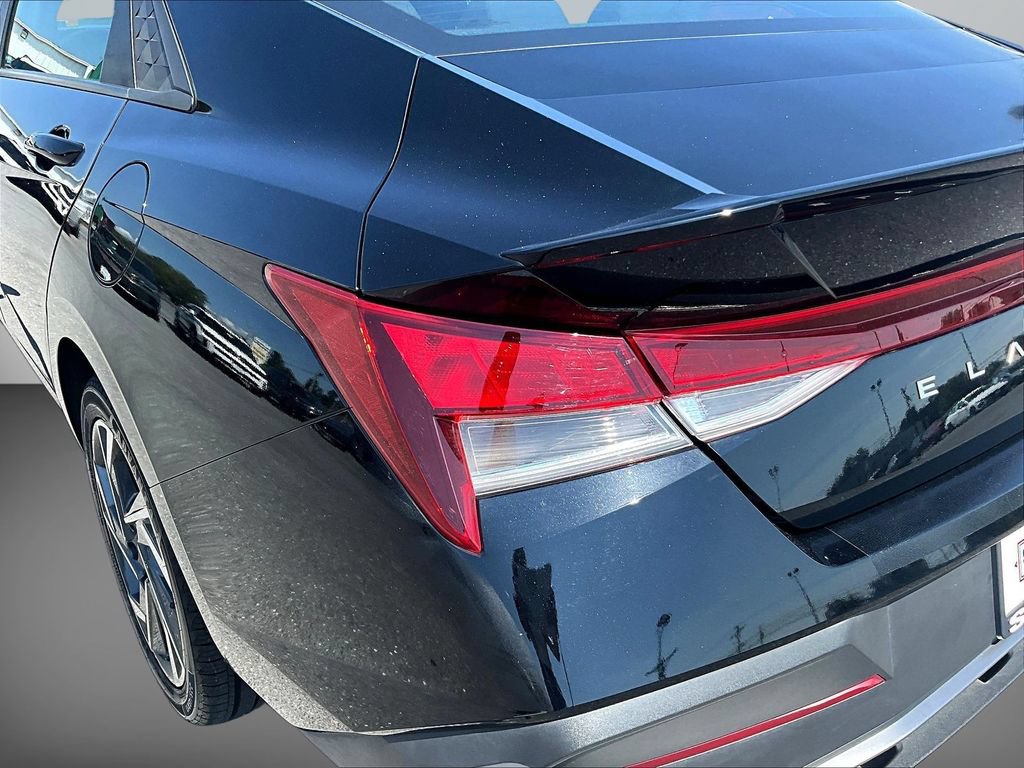 Certified 2025 Hyundai Elantra Sport FWD image 25
