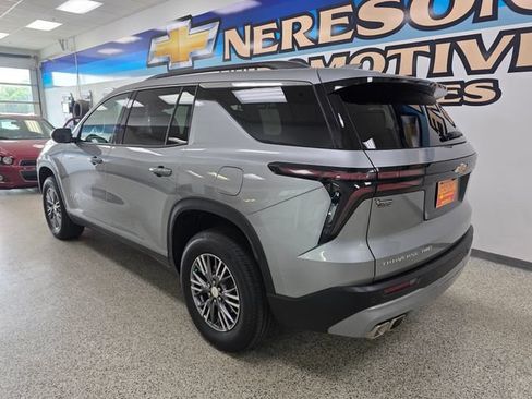 Used 2026 Chevrolet Traverse LT AWD/4WD image 5