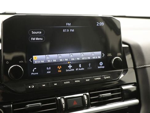 Used 2024 Nissan Pathfinder SL image 22