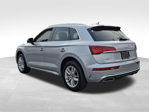 Used 2023 Audi Q5 2.0T Premium w/ Convenience Package image 4
