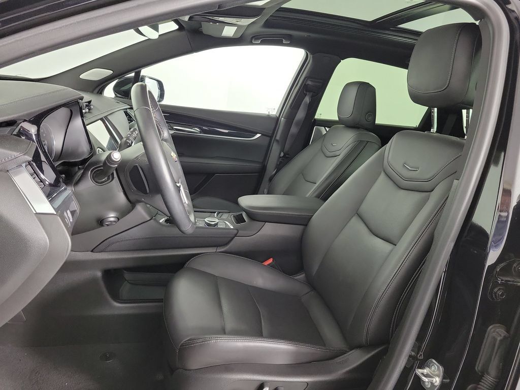 Certified 2024 Cadillac XT5 Premium Luxury FWD image 16