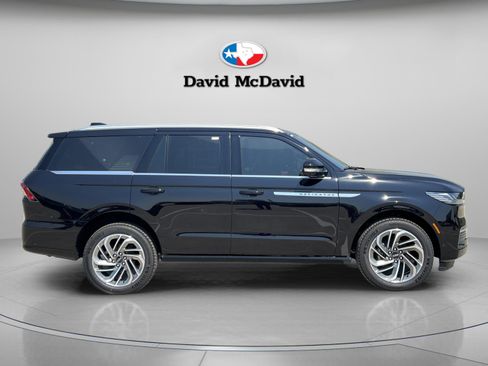 New 2025 Lincoln Navigator Reserve image 9