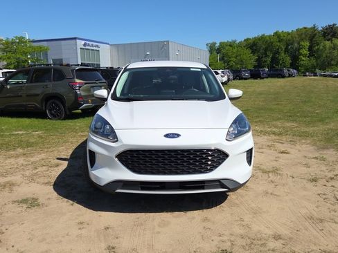 Used 2021 Ford Escape SE w/ Cold Weather Package FWD image 2