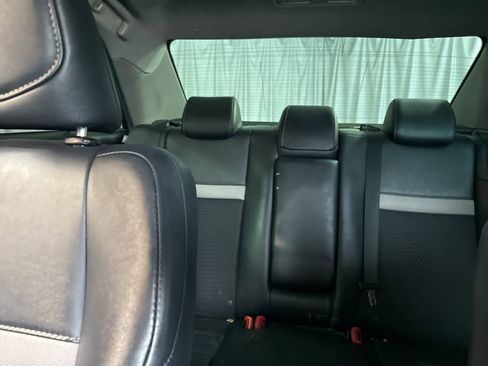 Used 2014 Toyota Camry SE image 18
