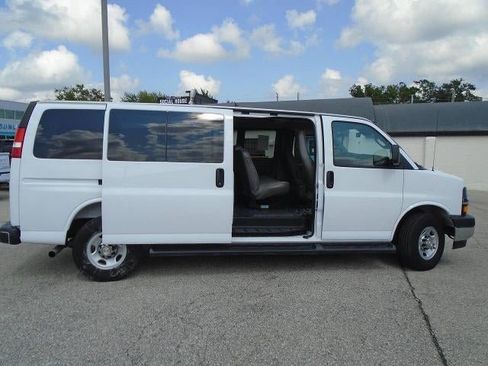 Used 2025 Chevrolet Express 3500 LT w/ LT Preferred Equipment Group RWD image 19