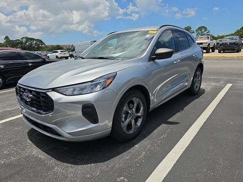 Used 2023 Ford Escape ST-Line w/ Equipment Group 301A FWD image 5