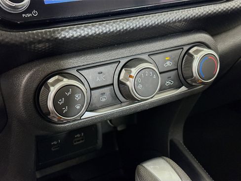 Used 2024 Nissan Kicks SV image 23