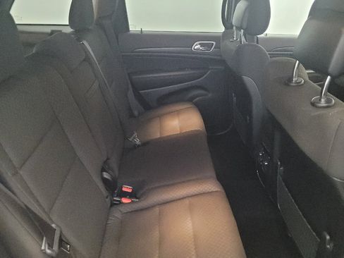 Used 2021 Jeep Grand Cherokee Laredo image 19