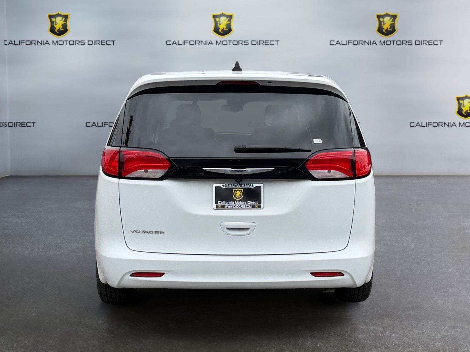 Used 2023 Chrysler Voyager LX FWD image 3