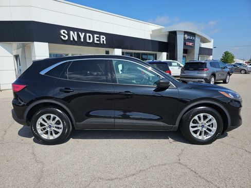 Used 2022 Ford Escape SE FWD image 2