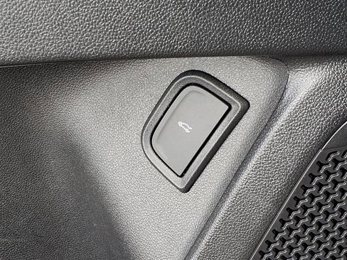 Used 2024 Chevrolet Blazer EV RS image 27