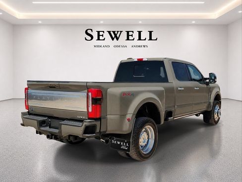 New 2026 Ford F450 Platinum w/ Platinum Plus Package AWD/4WD image 4