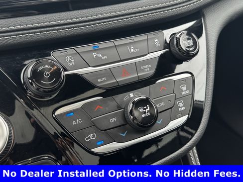 Used 2026 Chrysler Pacifica Limited FWD image 20