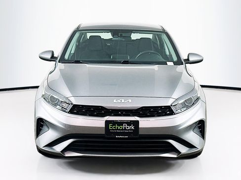 Used 2022 Kia Forte LXS image 2