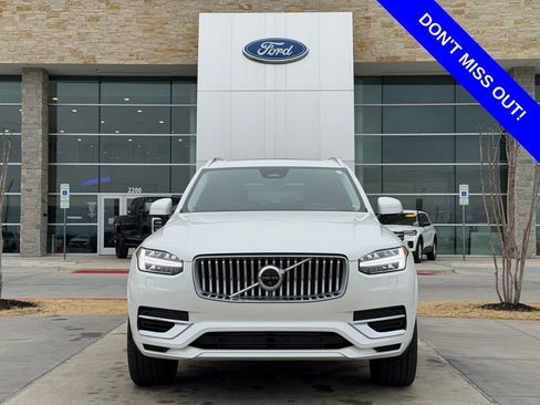 Used 2025 Volvo XC90 T8 Plus w/ Protection Package Premier image 2